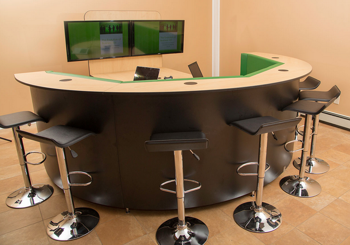FSR HVTBDUGOUT Dual Height Audio Visual Collaboration Table